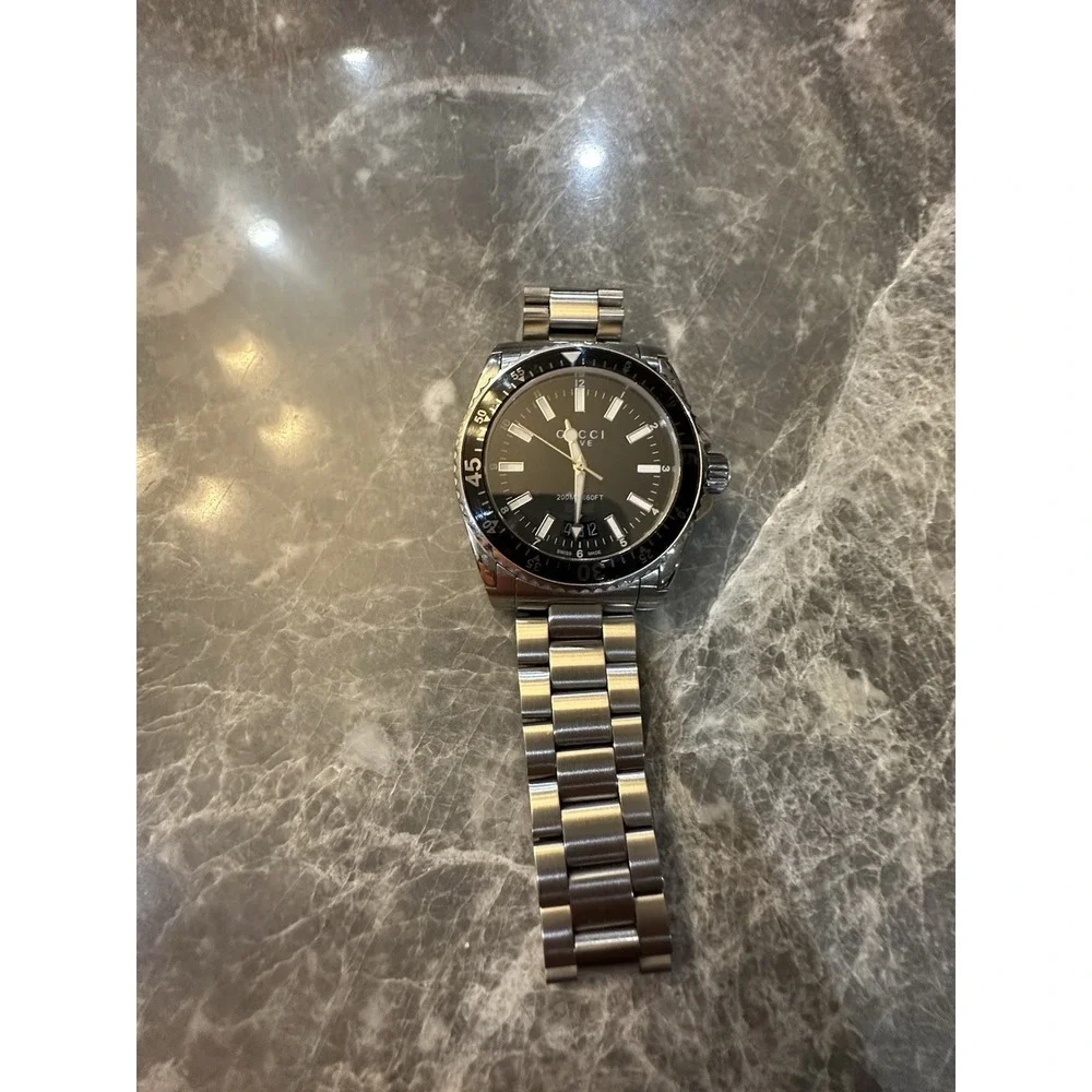 Gucci YA136301 Men's Dive 40mm Swiss Quartz Watch Black Dial Stainless Steel